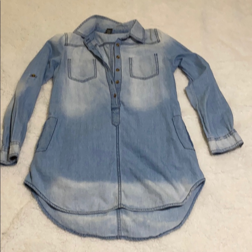 Rue 21 long length/sleeve mid button up shirt.